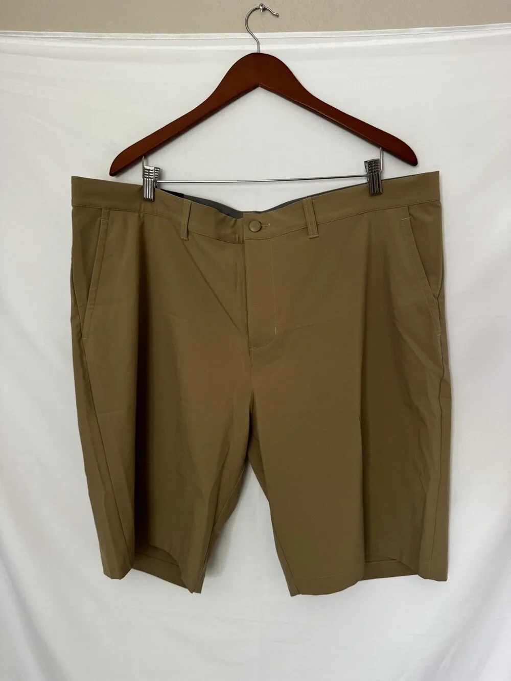 adidas Ultimate365 10 Inch Golf Shorts Tan Mens 42 NWT